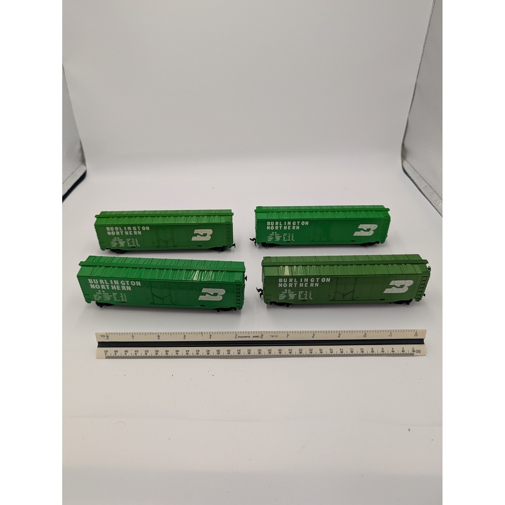 Lot of 4 HO Scale Burlington Northern‎ BN 100 024 Green Boxcars Model Train Cars